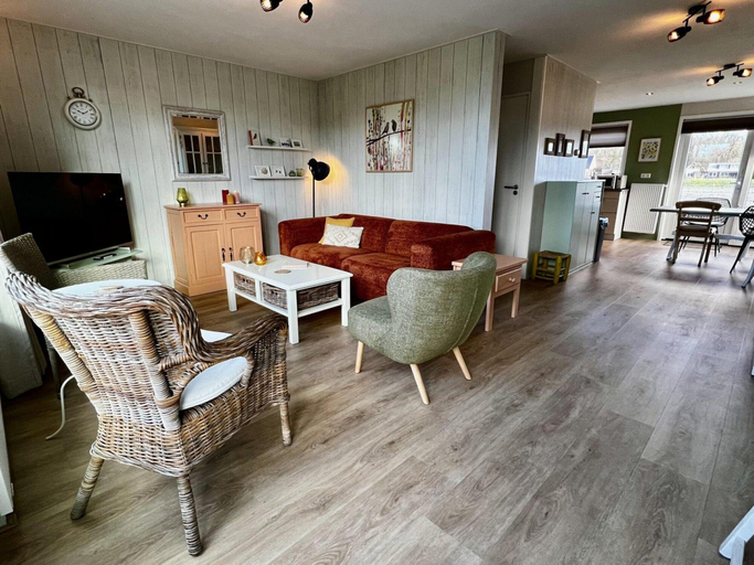 Living room 3, Modern Bungalow Close to Beach With Views, Zijpe