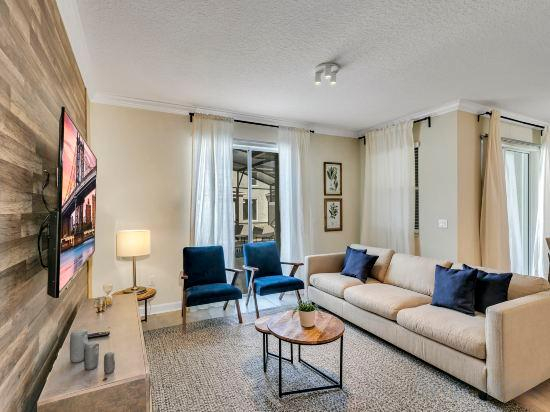4, Stylish Family Home Private Pool Stl111, Osceola