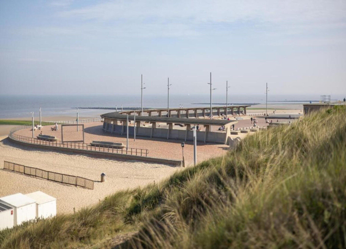 View from property 2, Apartment in Wenduine With Stunning Sea View, West-Vlaanderen