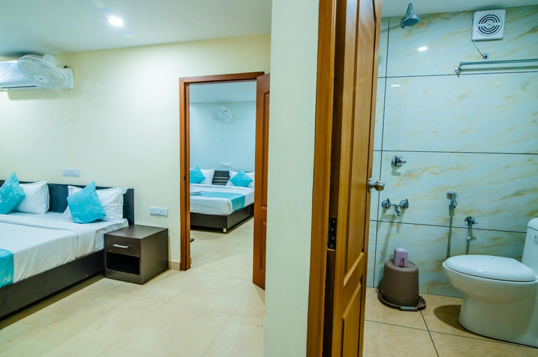 Bathroom 3, Hotel Shams Inn, Ernakulam