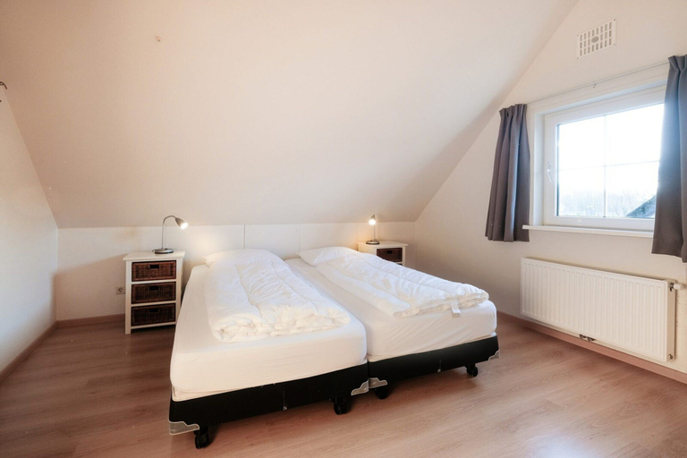 Room 2, Holiday Home for six Guests, Zijpe