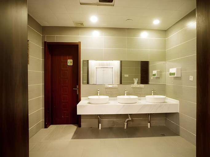 Bathroom 3, My Zone Esports Hotel Qingdao Development Zone Huangpujiang Road, Qingdao