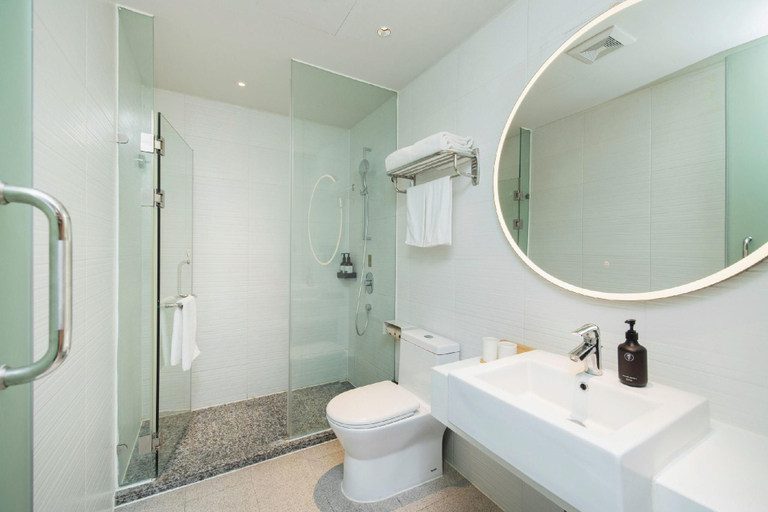 Bathroom 3, JI Hotel Shanghai Anting Metro Station, Shanghai