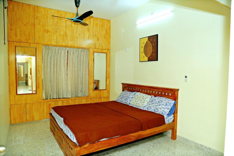 Bedroom 2, "CKS The Golden Nest" - All Attractions Nearby!, Puducherry