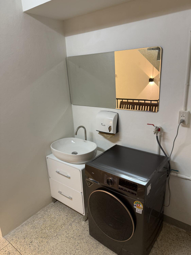 Bathroom 3, Twenty Two Place Sukhumvit 22, Khlong Toey