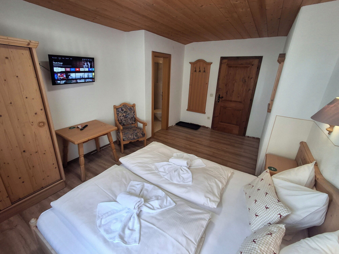 Bedroom 2, Pension Razil, Landeck