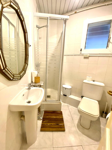 Bathroom 2, Alani Montjuic, Barcelona
