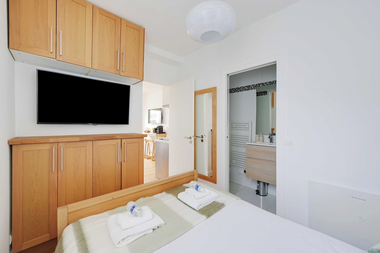 Room 4, Charming Apartment - 1br-4p- Suresnes, Hauts-de-Seine