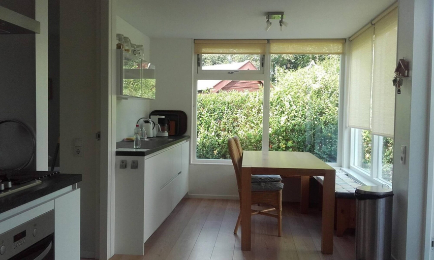 Private kitchen 5, Nice Bungalow With a Sunny Garden, Zijpe