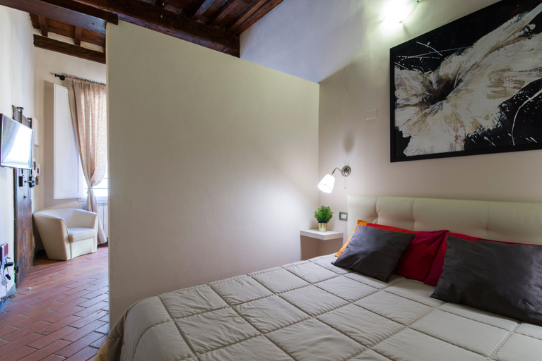 Bedroom 5, Lambertesca Mono, Florence