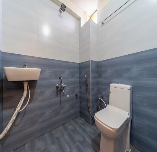 Bathroom 4, Pondy Stay 10 mins from Eden Beach, Puducherry