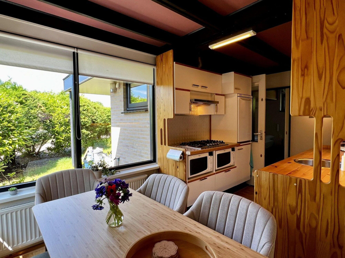 Dining 3, Amazing Bungalow With Sunny Garden, Zijpe