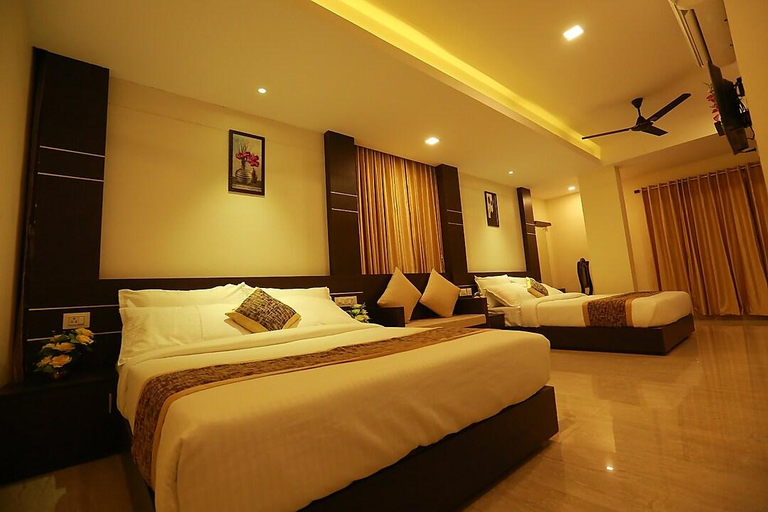 Bedroom 3, The Crescent suites Hotel, Ernakulam