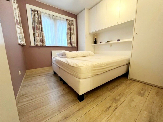 Room 5, Apartment in Wenduine With Stunning Sea Views, West-Vlaanderen