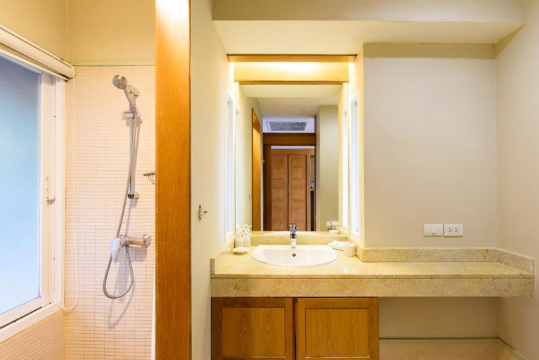 Bathroom 3, Veranda Lodge Hotel, Hua Hin