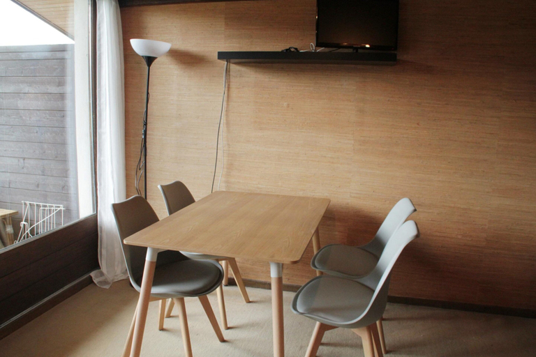 Dining 5, Apartment in Chatel Near Lac de Vonnes, Haute-Savoie