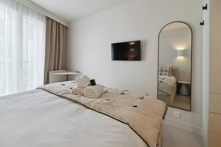 Room 2, Chic 2br/4p Apartment - Saint-tropez Lices, Var