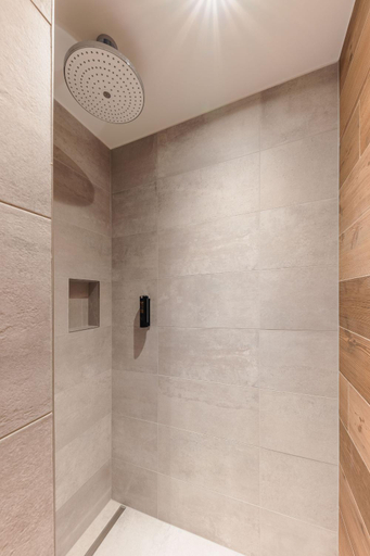 Bathroom 5, Hotel kommod, Werdenberg