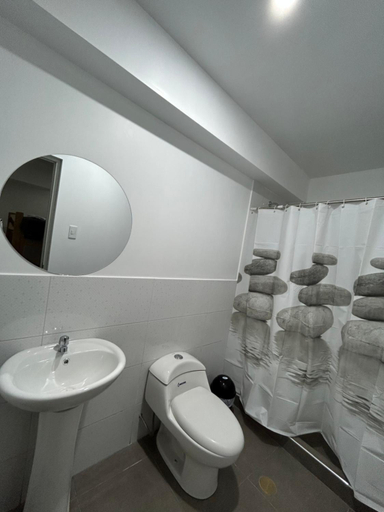 Bathroom 3, Central Climbing Hostel, Huaraz