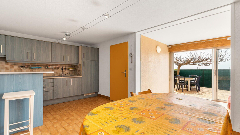 Private kitchen 2, Bright Seaside Retreat in Agde, Hérault