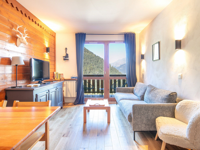 Living room 5, Apartment in Modane with Ski Slope Access, Savoie