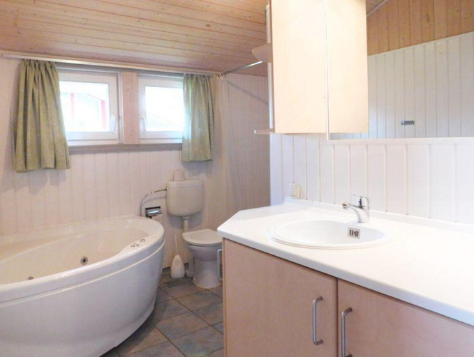 Bathroom 4, Ferienhaus mit Sauna im Ferienpark Mirow, Mecklenburgische Seenplatte