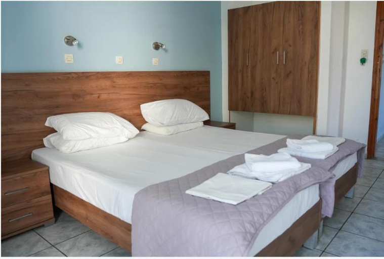 Bedroom 4, Peters Kool Pool Studios, South Aegean