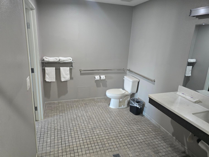 Bathroom 3, モーテル 6 ロサンゼルス カリフォルニア - ダウンタウン, Los Angeles