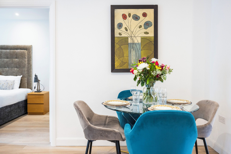 Others 4, ExCel Pad 3 Bed and 3 Bath Apartment, London