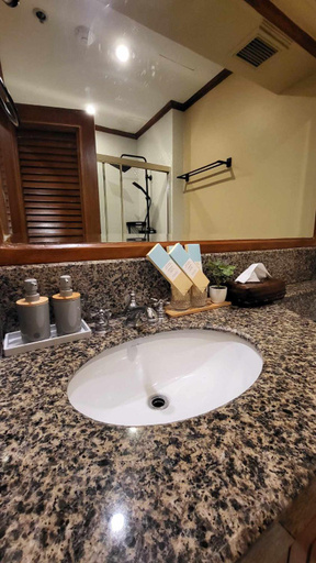 Bathroom 2, Charming Garden View,Privately Owned Deluxe Room at The Manor by Mist and Pine, Baguio City