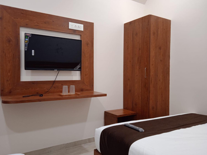 Others 3, Hotel Raheja Residency, Mumbai City