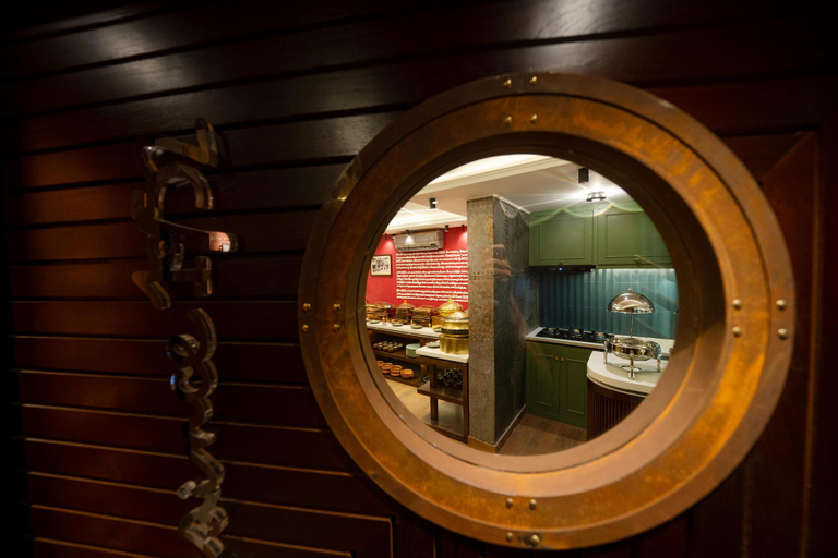 Food & Drinks 5, Treebo Time Square Marine Drive, Ernakulam