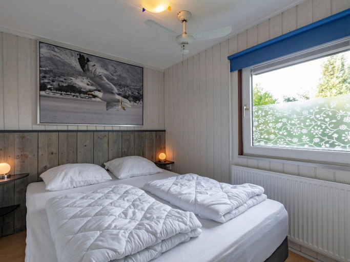 Room 5, Attractive Holiday Home Near Beach, Zijpe