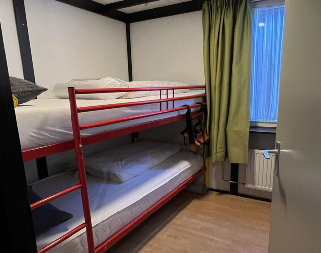 Room 4, Sint Maartenszee Holiday Home for 4, Zijpe