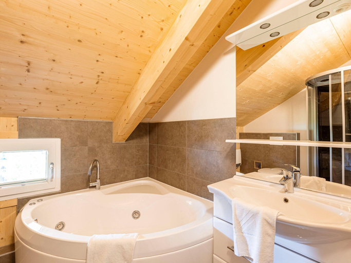 Bathroom 5, Nice Chalet With Whirlpool, Murau