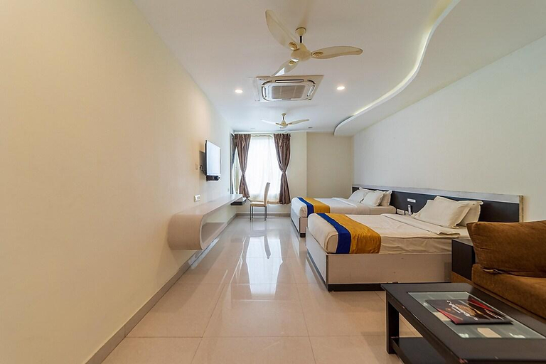 Others 4, Hotel Aksharadha, Puducherry