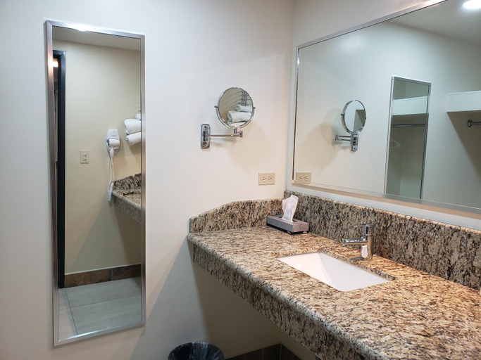Bathroom 3, Hotel La Villa de Zaragoza, Tijuana