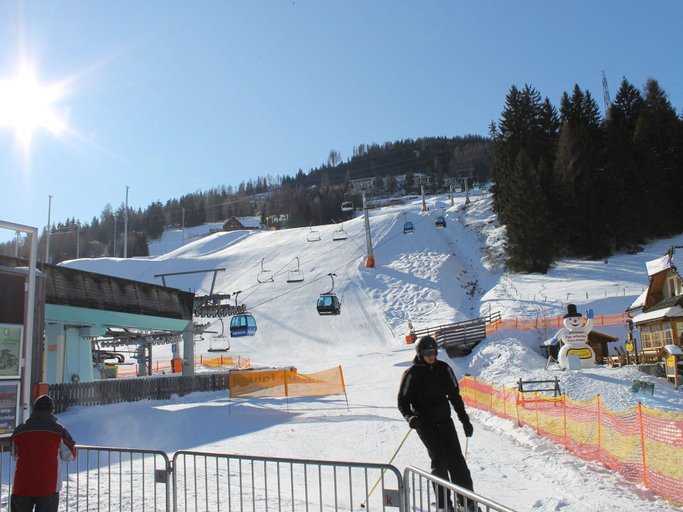 Others 5, Appealing chalet with hot tub, Murau