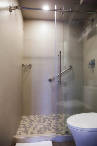 Bathroom 5, Plaza Paitilla Inn Hotel, Panamá
