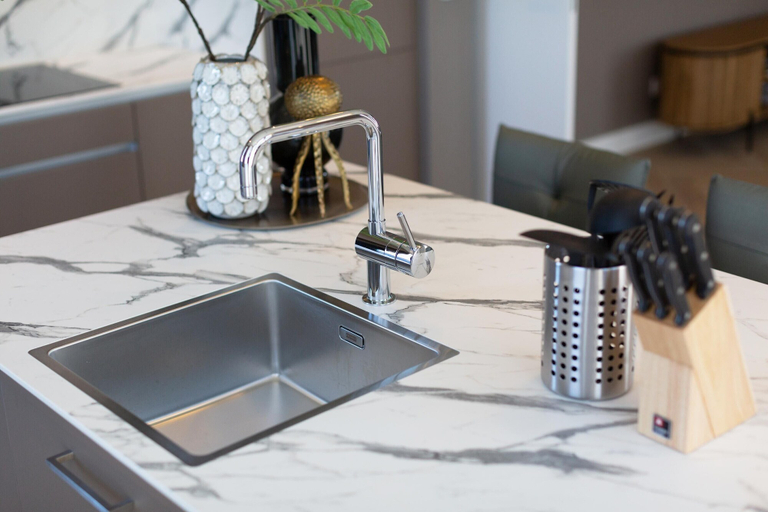 Private kitchen 2, Stylish Penthouse With 2 Bedrooms, The Hague