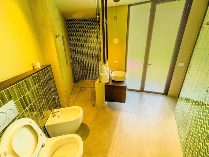Bathroom 4, Wanchi Ija Eco Lodge by Ethiopian Skylight, Mirab Shewa
