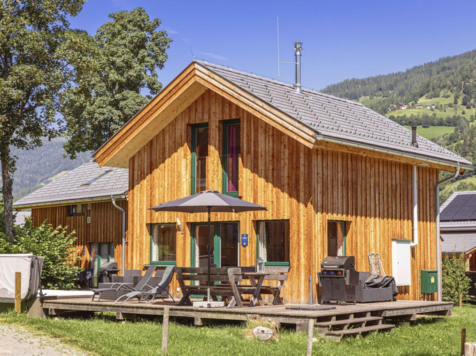Exterior & Views 2, Lush chalet with hot tub, Murau