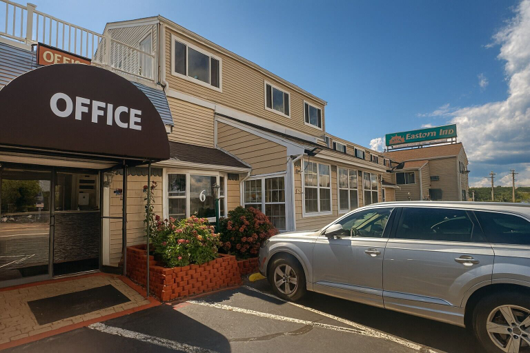 Exterior & Views 2, Bourne Bridge Inn , Barnstable
