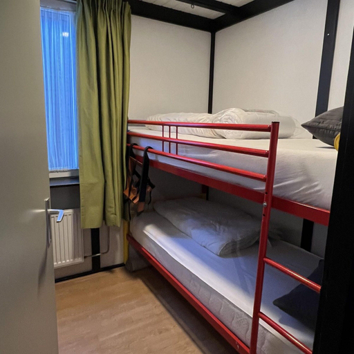 Room 2, Sint Maartenszee Holiday Home for 4, Zijpe