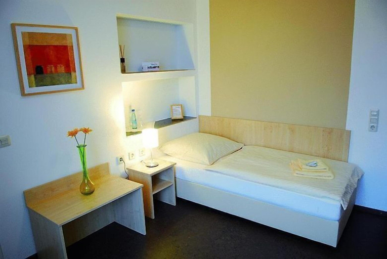 Bedroom 3, Adam Hotel - Giesen, Hildesheim