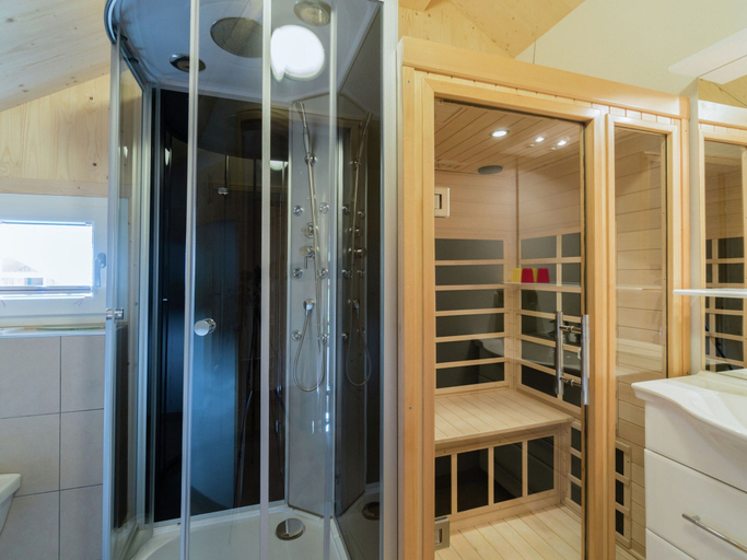 Bathroom 5, Lavish Chalet With Whirlpool, Murau