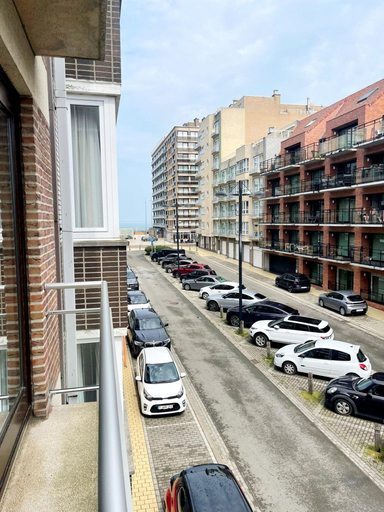Balcony, Spacious Apartment in Middelkerke, West-Vlaanderen