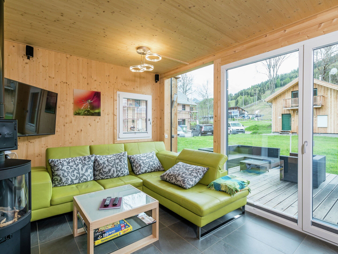 Others 5, Attractive chalet with hot tub, Murau