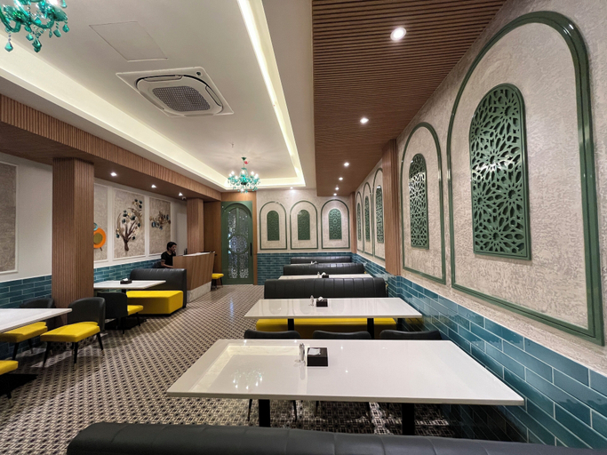 Food & Drinks 5, Esquire Hotel Mumbai, Mumbai Suburban