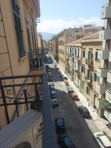 Others 4, Guest House Militello, Palermo